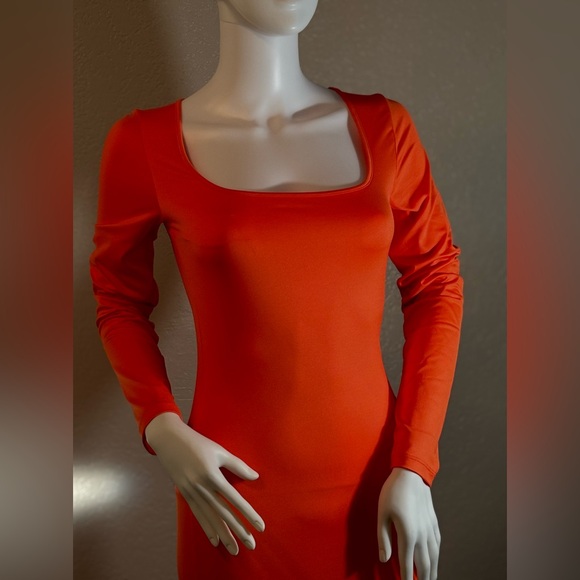 🍁🥳♥️ Gianni Bini Column Icon Knit Scoop Neck Long Sleeve Bodycon Midi Dre… - Picture 5 of 8
